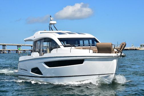 Sealine C430 image