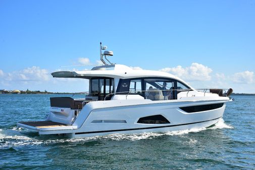 Sealine C430 image