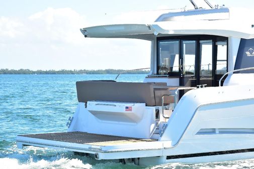 Sealine C430 image