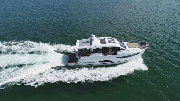 Sealine C430 image