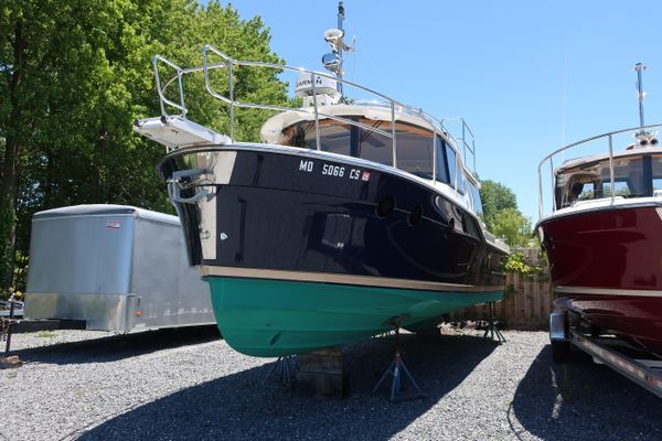 Ranger Tugs R-29 CB - main image