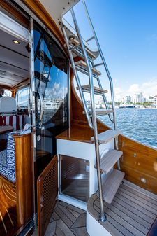 Hinckley Talaria 48 Flybridge image