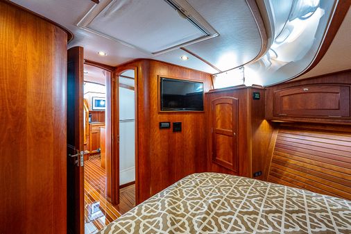 Hinckley Talaria 48 Flybridge image