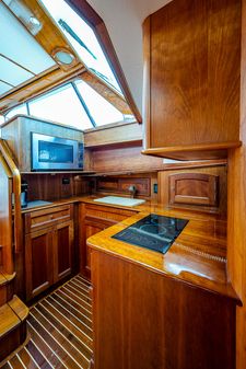 Hinckley Talaria 48 Flybridge image