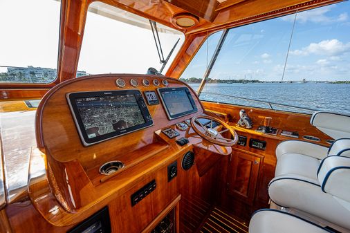 Hinckley Talaria 48 Flybridge image