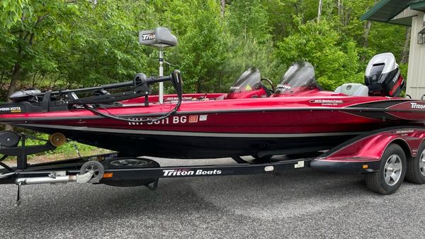 Triton TR19