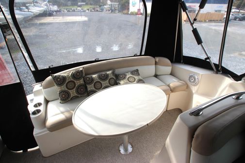 Rinker 342 Fiesta Vee image