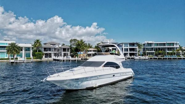 Sea Ray 44 Sedan Bridge 
