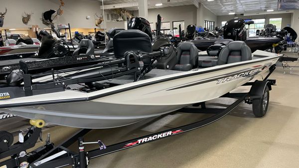 Tracker Pro Team 175 TXW