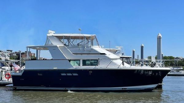 Hatteras 48 Motor Yacht 