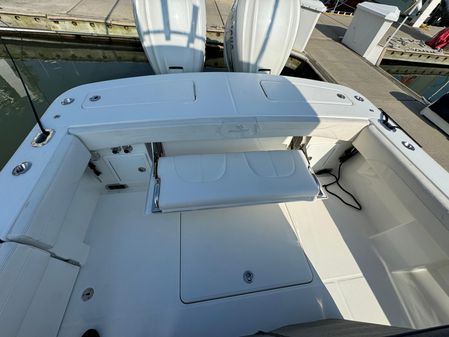 Regulator 31 Center Console image