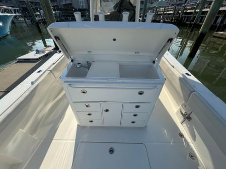 Regulator 31 Center Console image