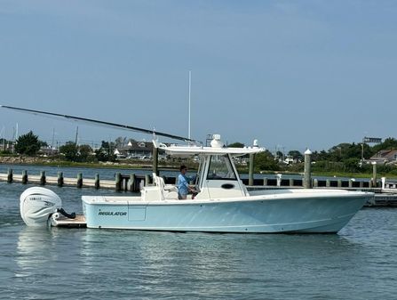 Regulator 31 Center Console image