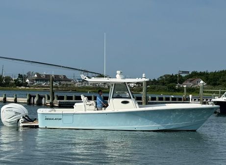 Regulator 31 Center Console image