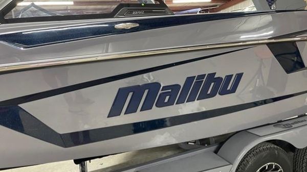 Malibu 23 MXZ 