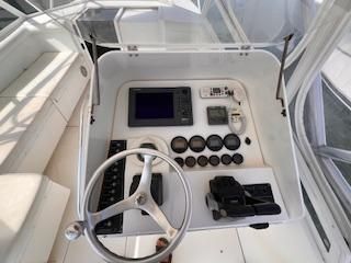 Contender 35 Side Console image