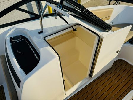 Bayliner VR6-BOWRIDER-OB image