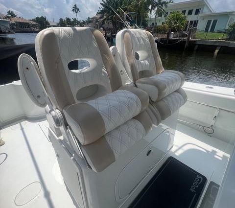 Yellowfin 34 Center Console image