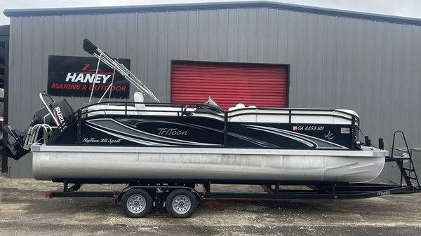 JC Tritoon NepToon 23 LG Sport 