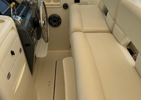 Tiara Yachts 3500 Express 2021 engines image