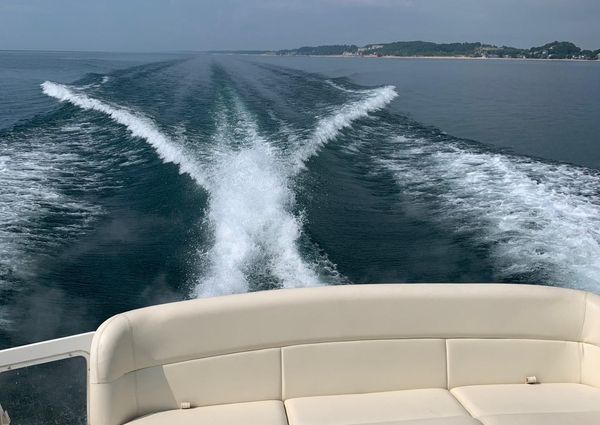 Tiara Yachts 3500 Express 2021 engines image