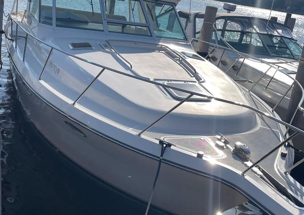 Tiara Yachts 3500 Express 2021 engines image