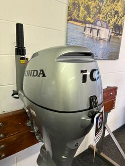 Honda BF10-SHU-OUTBOARD-ENGINE image