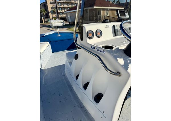 Blue Wave 220 Classic image