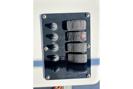 Blue Wave 220 Classic image