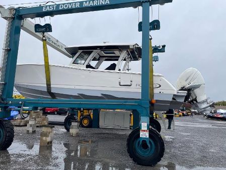 Robalo R360 image