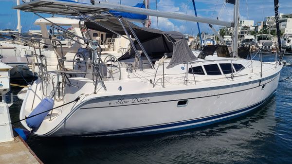 Hunter 39