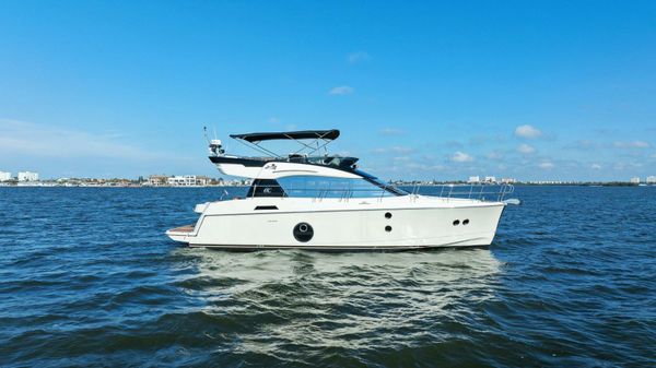 Monte Carlo Yachts MC5 image