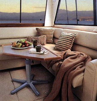 Bayliner 3988-COMMAND-BRIDGE-MOTORYACHT image