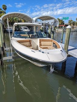 Sea Ray 350 SLX image