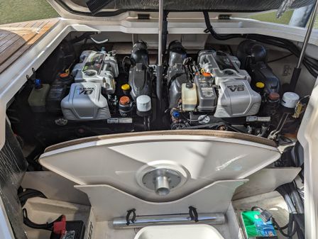 Sea Ray 350 SLX image
