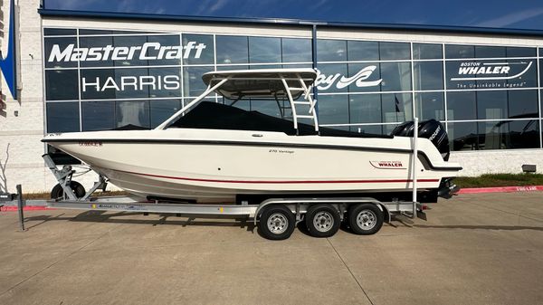 Boston Whaler 270 Vantage 