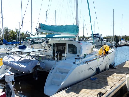 Lagoon 410 - main image