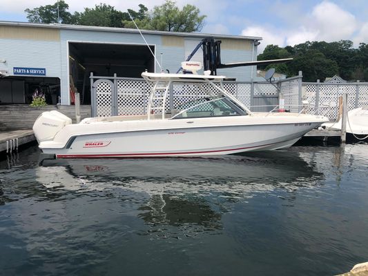 Boston Whaler 270 Vantage - main image