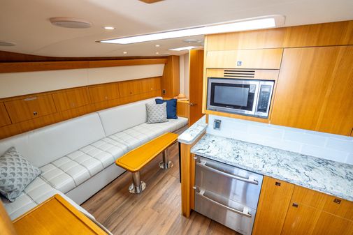 Hatteras 45 Express Sportfish image