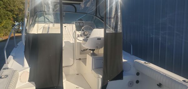 Robalo 2240-WALKAROUND image