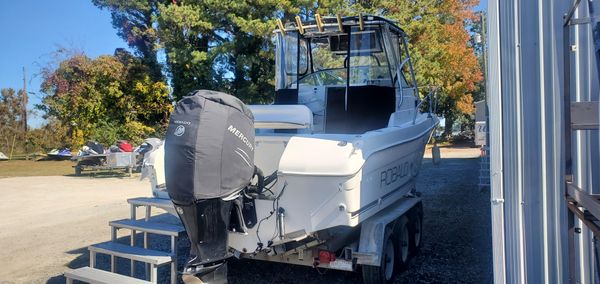 Robalo 2240-WALKAROUND image