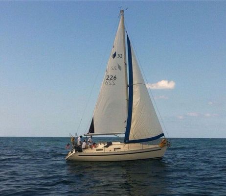 Bavaria 32 Holiday - main image
