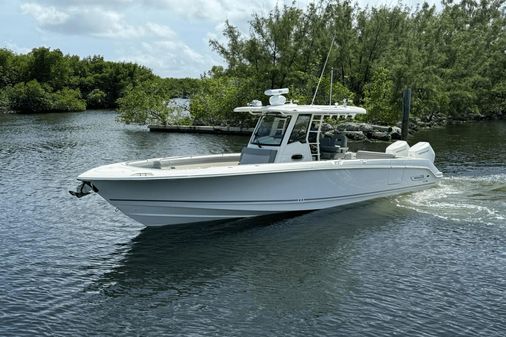 Boston Whaler 330 Outrage image