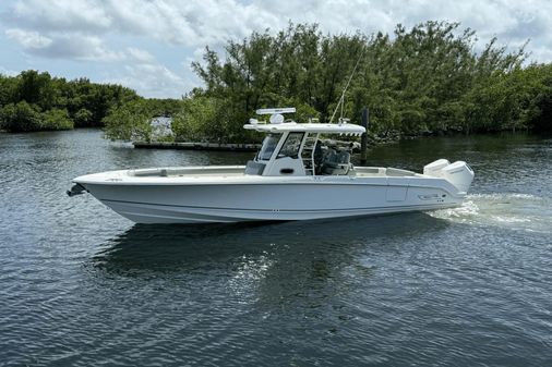 Boston Whaler 330 Outrage image