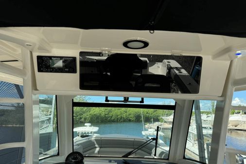 Boston Whaler 330 Outrage image