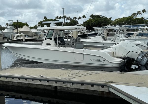 Boston Whaler 330 Outrage image