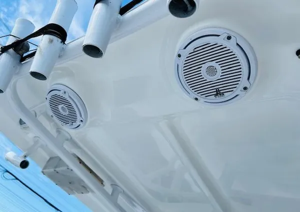 Sea-hunt GAMEFISH-27-COFFIN-BOX image