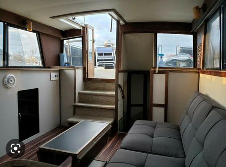 Carver 3207 Aft Cabin image