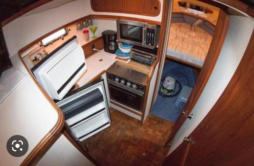 Carver 3207 Aft Cabin image