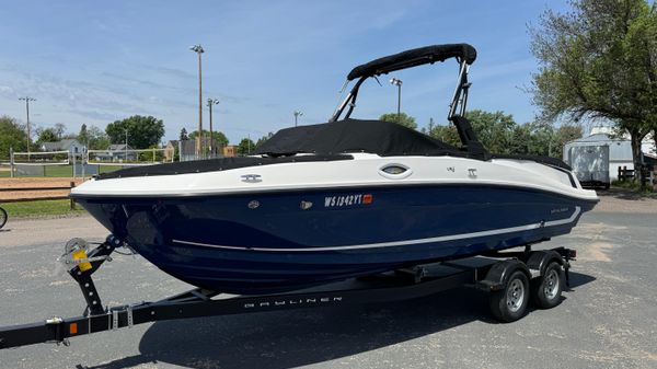 Bayliner VR6 Bowrider I/O